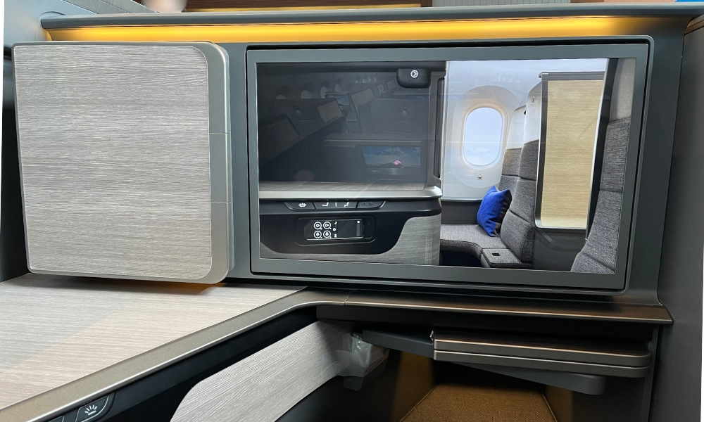 ANA 新ビジネスクラスシート THE Room FX モニター